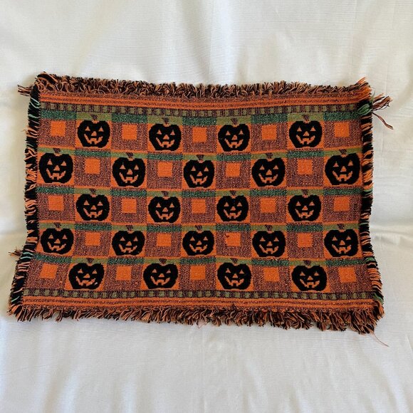 Set Of 4 Reversible Halloween Pumpkin Placemats With Fringe - Picture 3 of 5
